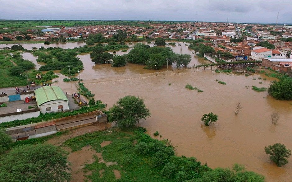 Cidade de Coronel João Sá ficou completamente inundada após a barragem romper