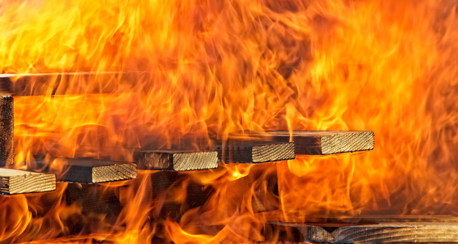 Madeira pegando fogo