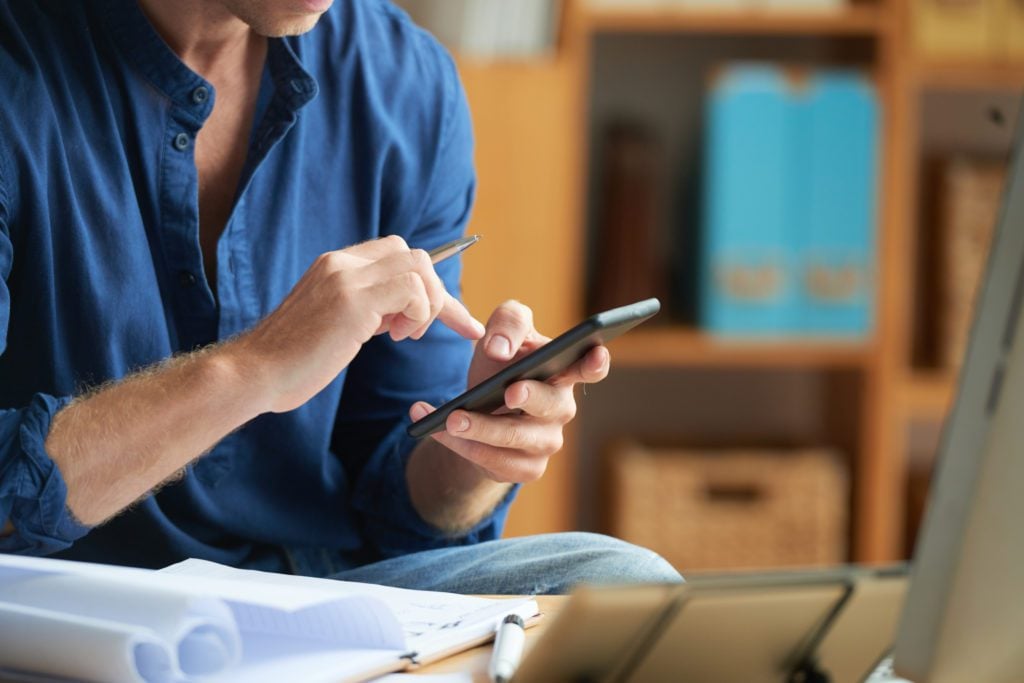 Manutenção Predial: Síndicos e moradores inovam ao utilizar aplicativos de celular na gestão de seus condomínios