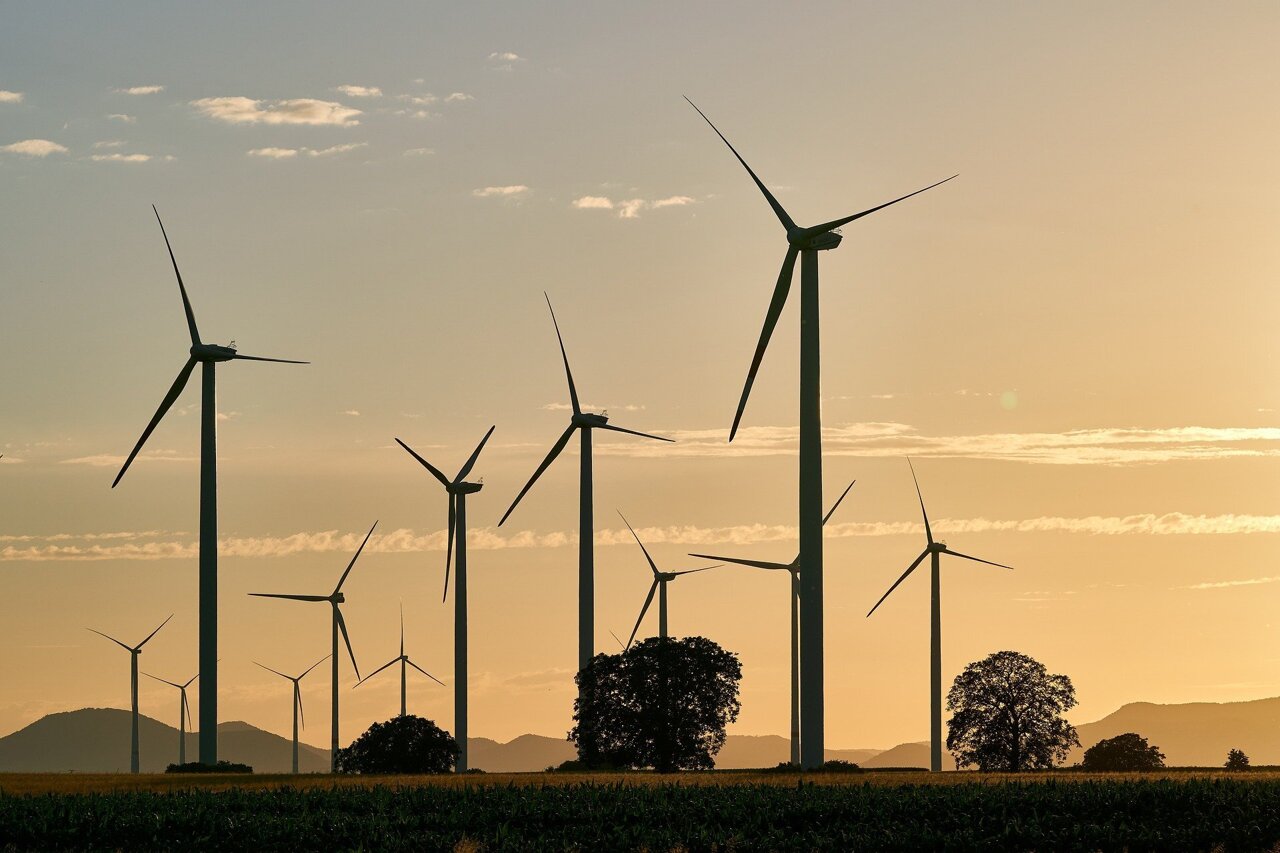 IA melhora redes elétricas para energia renovável confiável