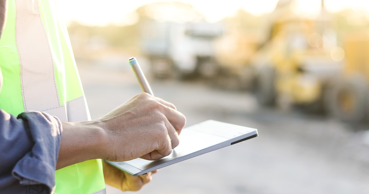 "Excesso de Tecnologias Desafios Rumo à Eficiência na Construção Civil Inovadora"