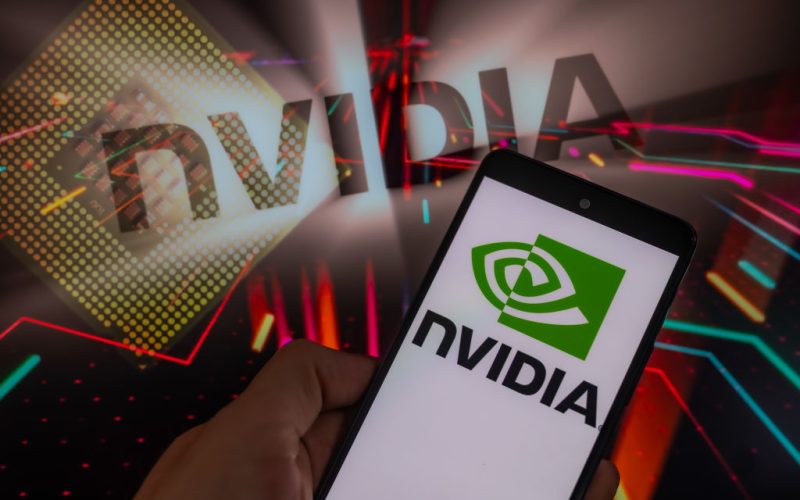 Nvidia avança na IA com ferramentas e hardware para ampliar adoção de agentes inteligentes empresariais.