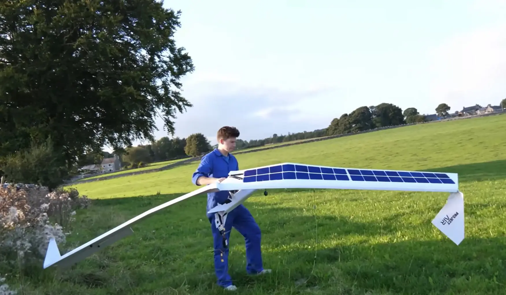 "20% Mais Eficiência: Avião Solar RC com SOLIDWORKS Redefine Sustentabilidade"