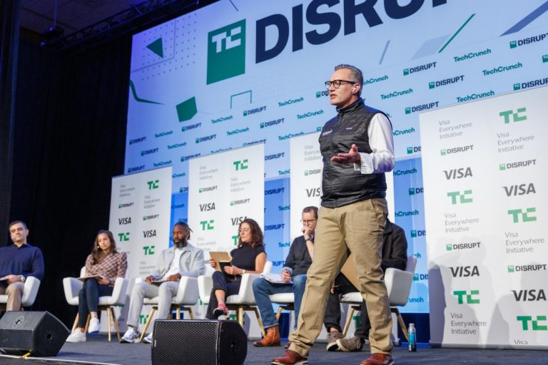 "Últimos 24h para garantir passes 2 por 1 no TechCrunch Disrupt 2025."