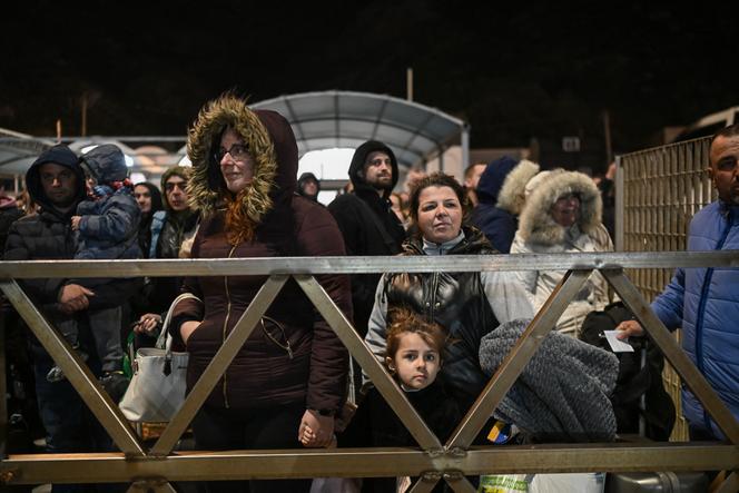 **Santorini registra mais de 200 tremores; maior terremoto atinge 5.3 graus**