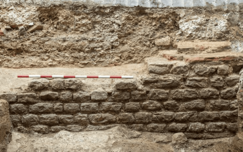 Descoberta primeira basílica romana de Londres: ruínas de 2 mil anos sob prédio comercial