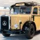 Ônibus Mercedes que foi usado como agência postal móvel durante a Segunda Guerra Mundial