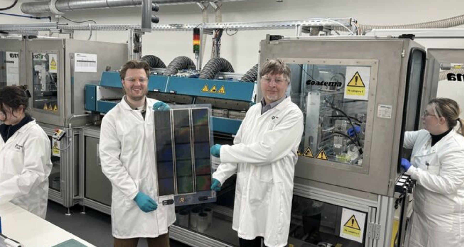 Cientistas britânicos criam painéis solares baratos e flexíveis sem uso de materiais raros