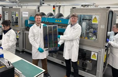 Inovação: Células solares 50 vezes mais finas que um fio de cabelo vão revolucionar a energia do futuro