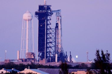 SpaceX adia missão de resgate dos astronautas da NASA após problema na plataforma de lançamento