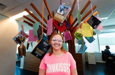 Garota de escola pública do RJ ganha bolsa para estudar Engenharia Aeroespacial nos Estados Unidos