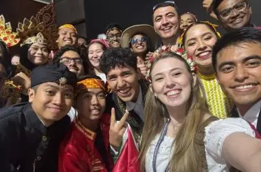 Estudante da Unoesc faz intercâmbio na Índia e leva tecnologia brasileira para a Ásia