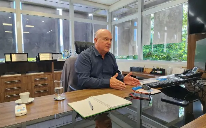 CREA-SC enfrenta nomeação de advogado para chefiar engenharia do Porto e defende profissional da área