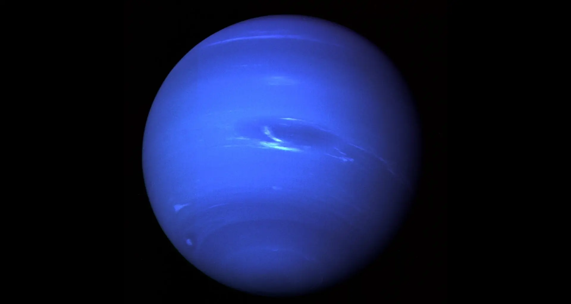 Cientistas registram, pela primeira vez, auroras de Netuno em detalhes impressionantes