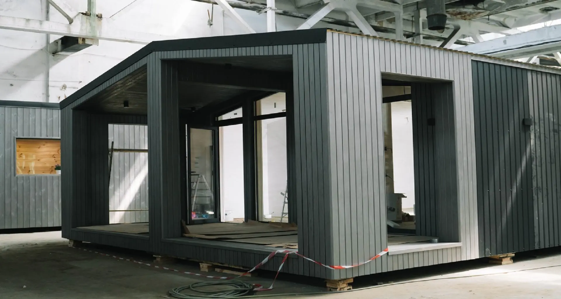 Casas montadas por robôs e impressas em 3D são a solução para crise de moradia nos EUA