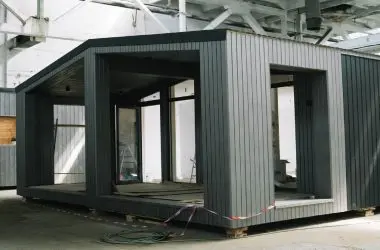 Casas montadas por robôs e impressas em 3D são a solução para crise de moradia nos EUA