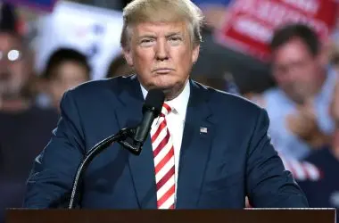 Trump promete comprar Groenlândia por qualquer preço para garantir segurança dos Estados Unidos