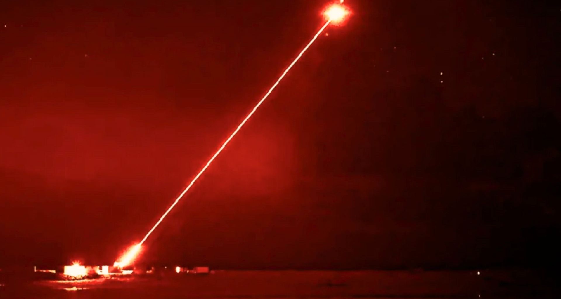 Nova arma laser dos EUA promete derrubar drones inimigos em segundos