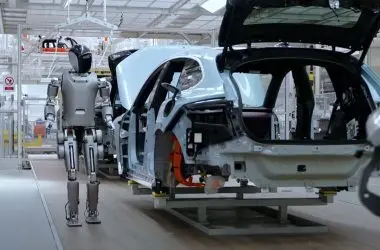 Audi traz robô humanoide Walker S1 da UBTech para sua fábrica na China