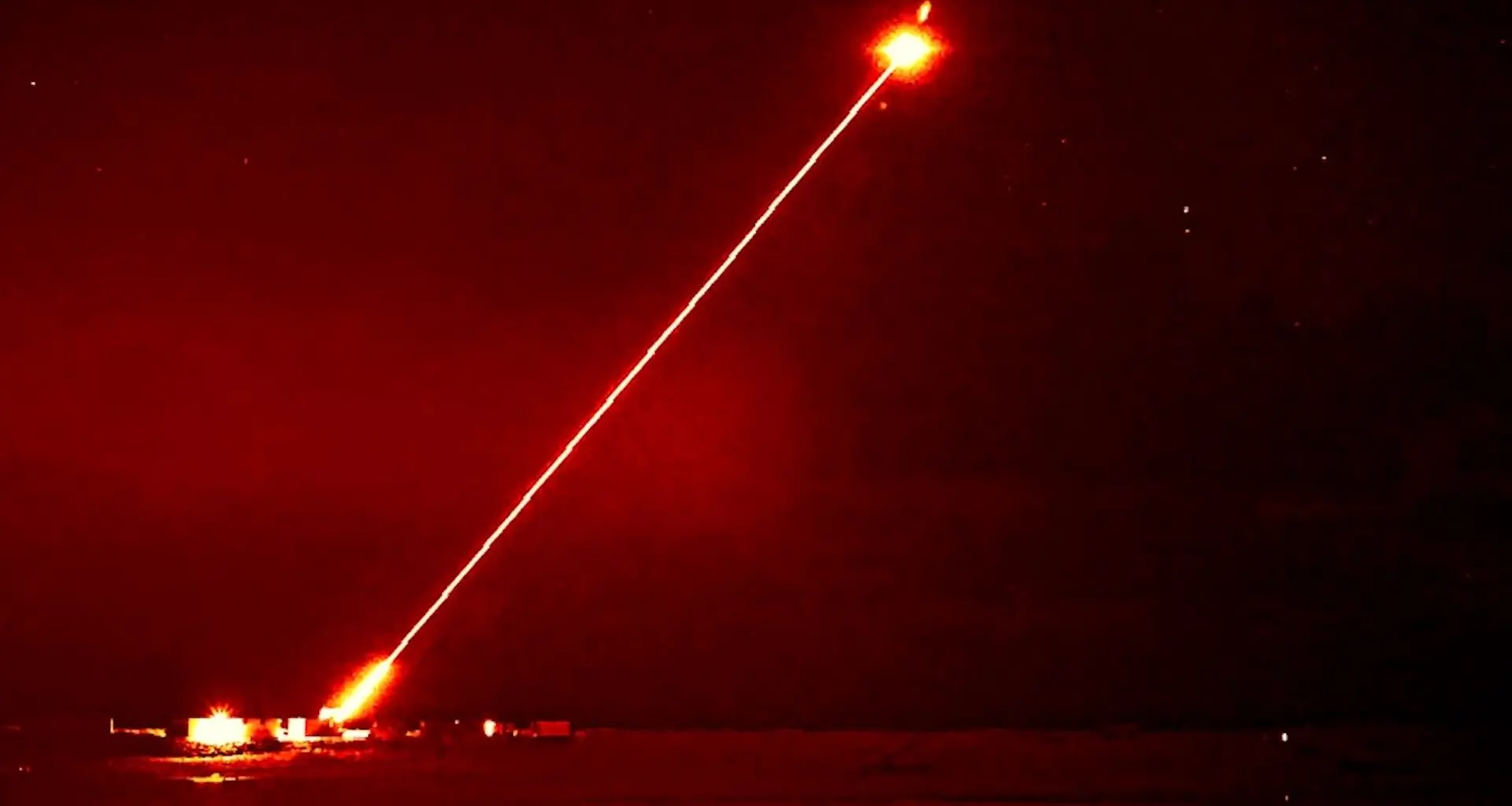 Marinha Real britânica instala lasers que derrubam drones em 4 navios de guerra