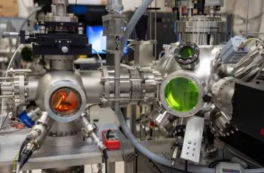 Cientistas criam 'sanduíche quântico' unindo dois materiais que não deveriam existir