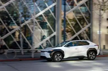 Toyota acelera: 15 modelos elétricos e meta de 1 milhão de unidades até 2027