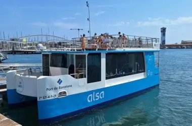 Táxi aquático elétrico de Barcelona surpreende: roda 21 horas com uma única carga da bateria