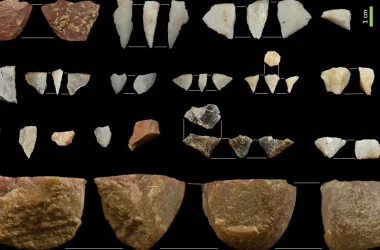 Arqueólogos escalam penhasco e descobrem ferramentas de pedra com 20 mil anos de antiguidade