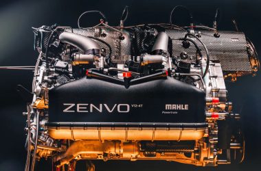 Revelado: Motor V12 mais potente do mundo é finalizado com impressionantes 1.250 cavalos de potência