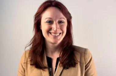 Mulheres que Inspiram: Sara Jarmon se destaca na Construção Civil, Design e Engenharia
