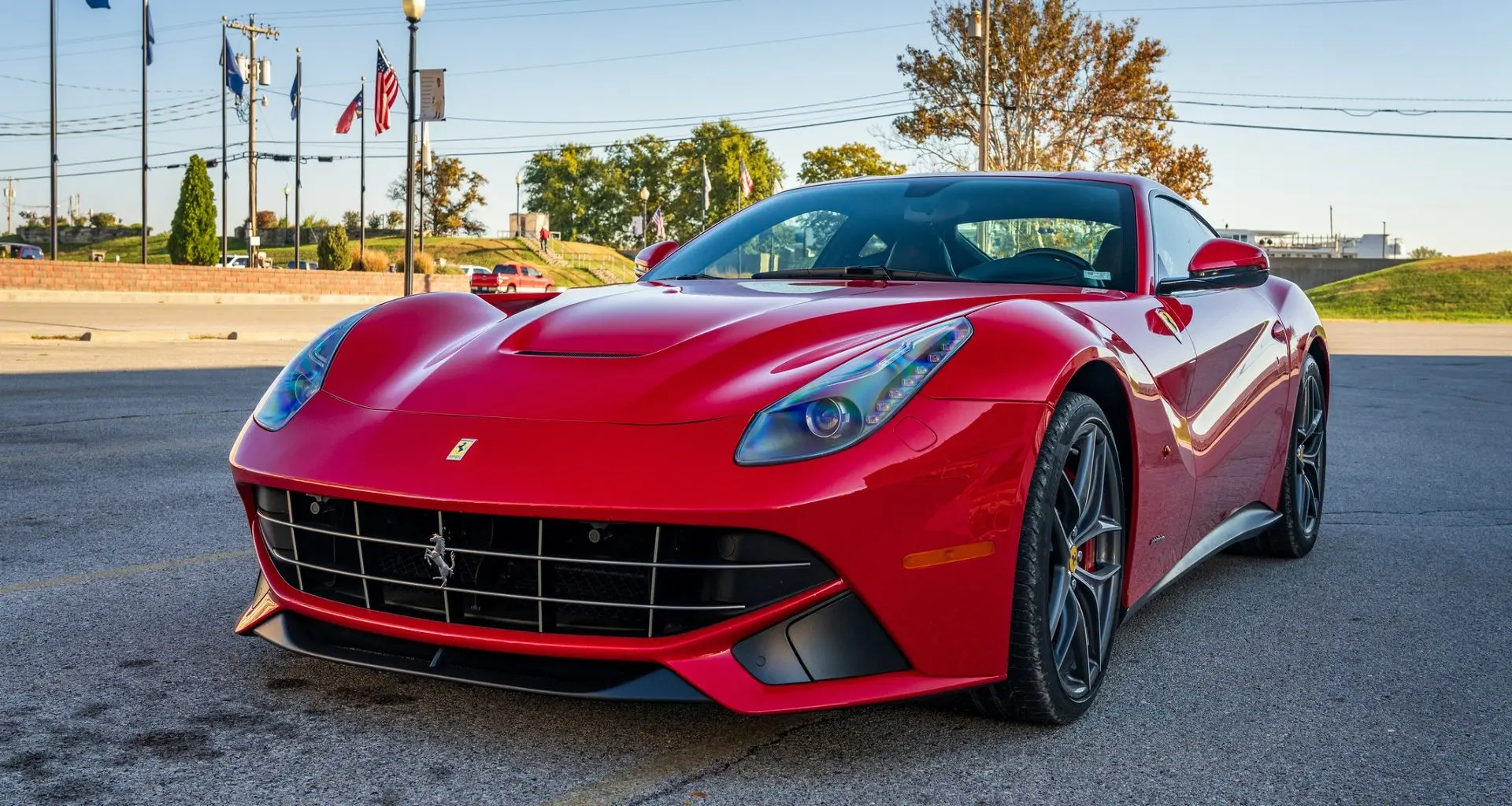 Ferrari entra na era elétrica e lançará seu primeiro carro totalmente elétrico em 9 de outubro