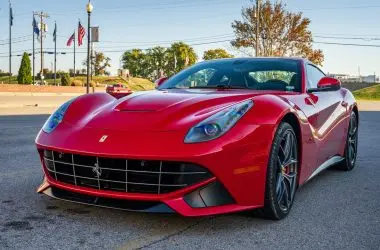 Ferrari entra na era elétrica e lançará seu primeiro carro totalmente elétrico em 9 de outubro