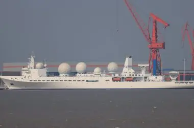 Gigante navio espião chinês de 30 mil toneladas vai rastrear satélites e mísseis dos EUA