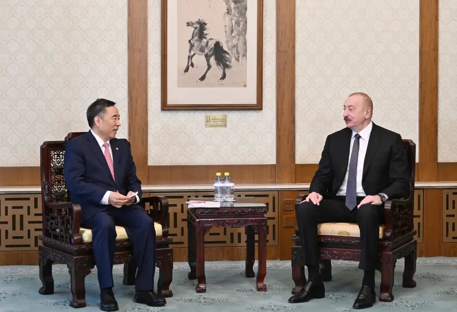 Presidente do Azerbaijão se reúne com diretor da China Energy em Pequim; veja o vídeo