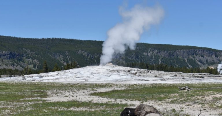 Camada de magma encontrada sob vulcão de Yellowstone pode estar reduzindo risco de erupção