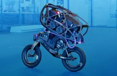 Assista a este robô de BMX fazendo manobras incríveis