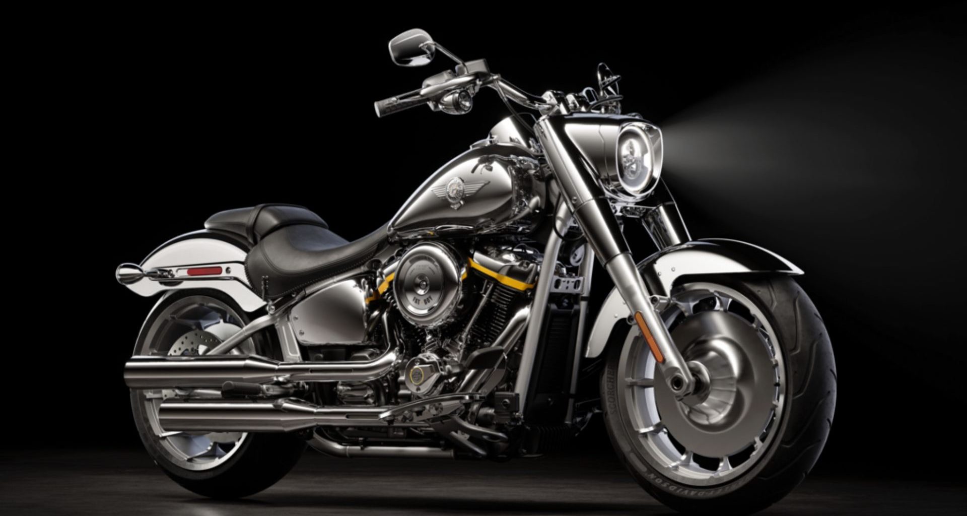 Harley lança Fat Boy Ghost de 100cv com motor de 1.917cc que deixa motociclistas brasileiros de queixo caído
