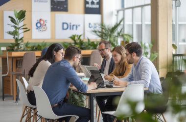 ANÁLISE: Programa de Empreendedorismo em Engenharia une teoria e prática com desafios do mercado As principais organizações de engenharia lançam programa inovador que transforma profissionais em empreendedores através de metodologia prática. Desenvolvimento com mentoria personalizada e casos reais do setor industrial brasileiro. Nova fase do programa oferece formato pós-trabalho para maior acessibilidade aos participantes.