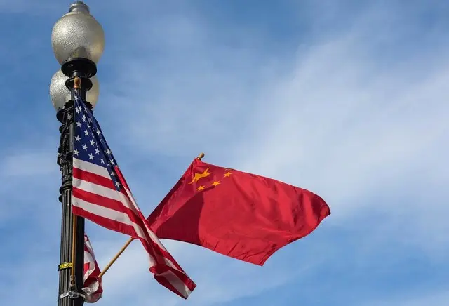 China aumenta em 75% taxa sobre plástico dos EUA, acirra tensão no comércio mundial