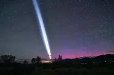 Clarão misterioso surge em céu dos EUA durante tempestade de aurora boreal inesperada. O que era? (fotos)