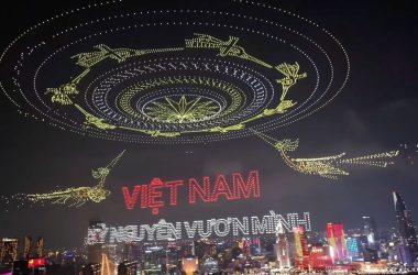 Mais de 10.500 drones iluminam o céu no maior show de luzes do mundo no Vietnã