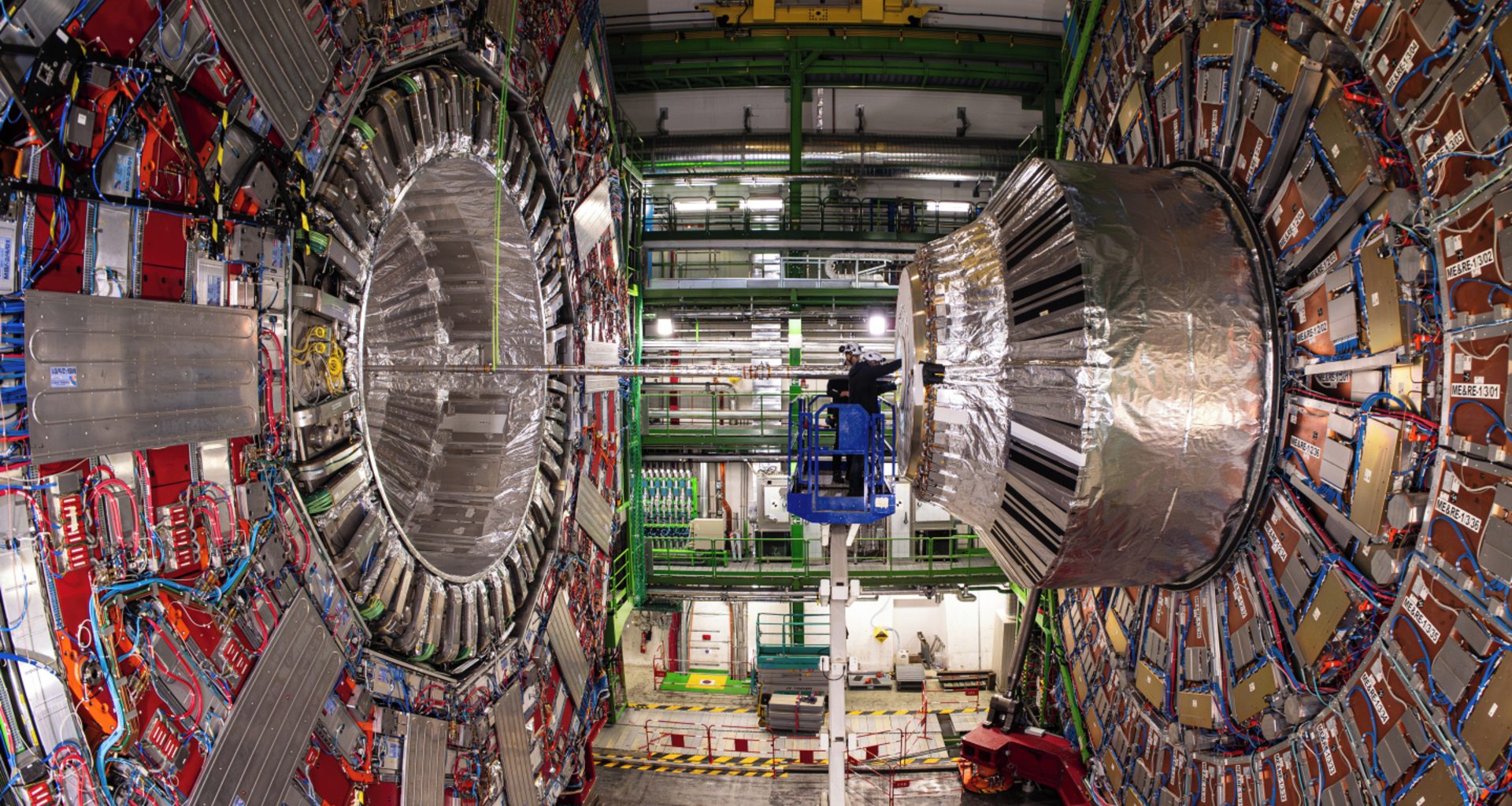 IA ajuda cientistas do CERN a desvendar os segredos da partícula de Deus