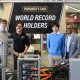 Estudantes quebram recorde mundial com robô que resolve cubo mágico em velocidade impressionante