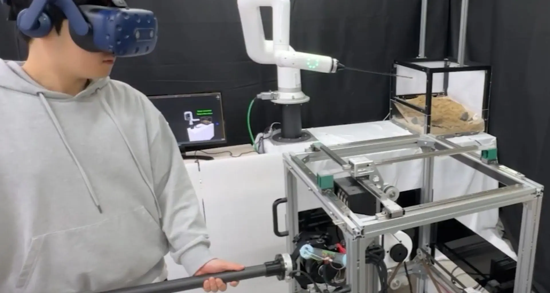 Nova tecnologia permite que humanos controlem máquinas sentindo o toque em tempo real