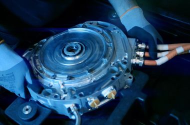 Reino Unido ganha fábrica de motores elétricos para supercarros como Ferrari e Lamborghini