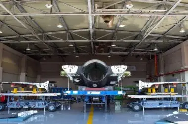 Primeira troca de asa do F-35 salva jato danificado após pouso de barriga na Coreia