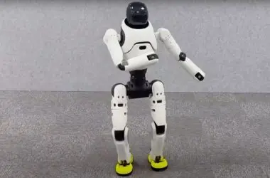 Robô da Agibot se prepara para duelo com movimentos de Kung Fu