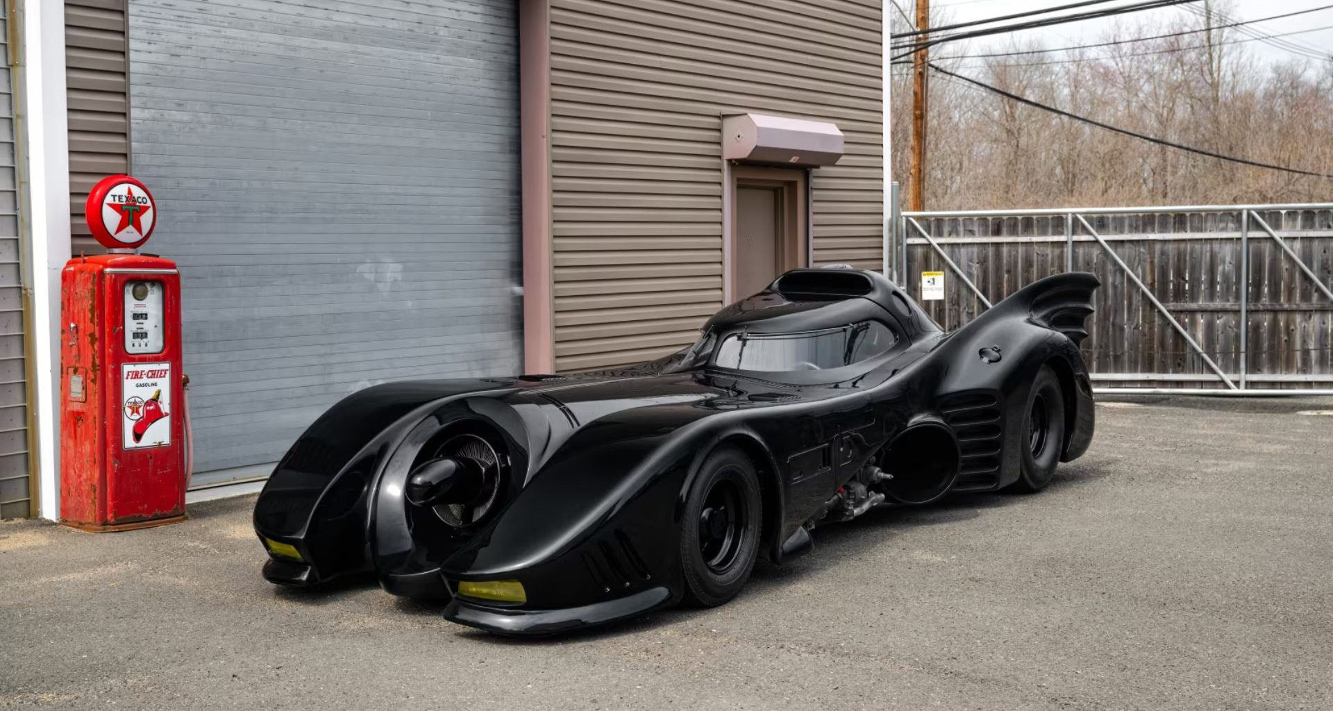 Batmóvel original usado nas filmagens do Batman de 1989 é vendido por valor milionário em leilão