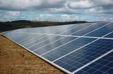 Energia solar bate usinas nucleares em risco e retorno de investimentos na construção