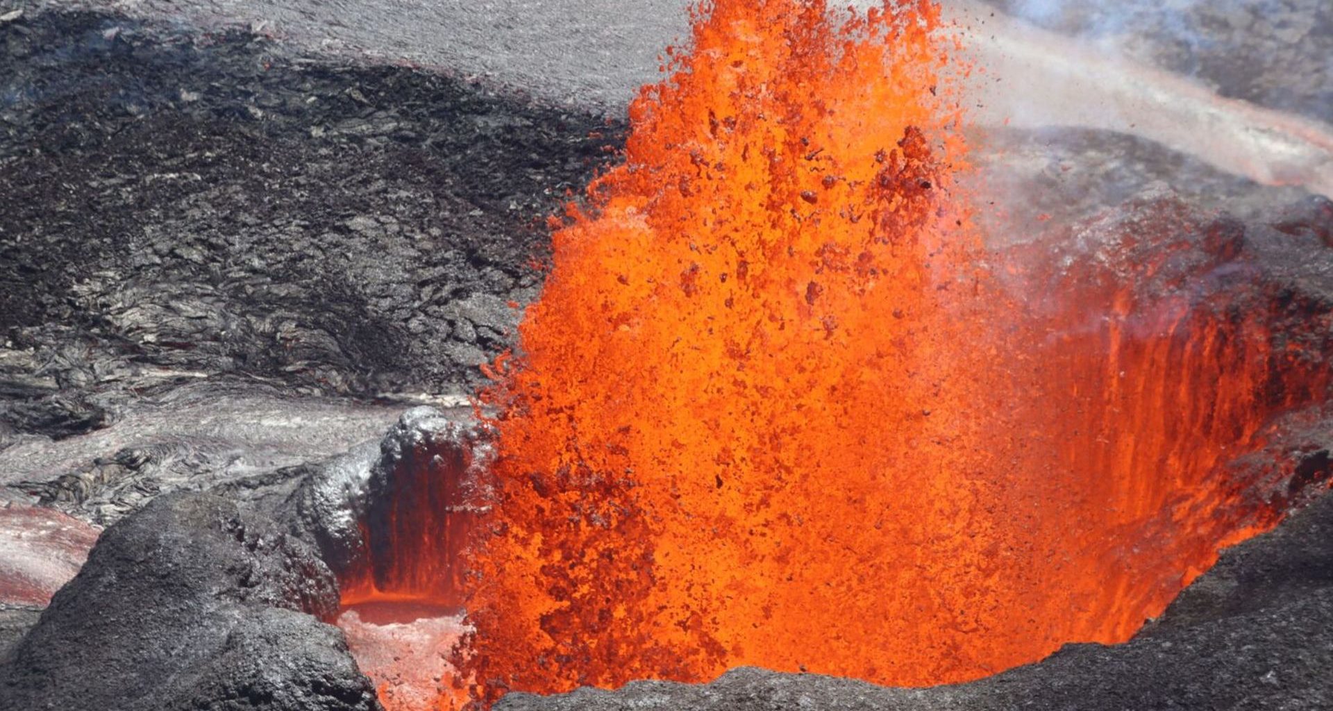 Vulcões estão sugando o maior tesouro de ouro do planeta direto do centro da Terra